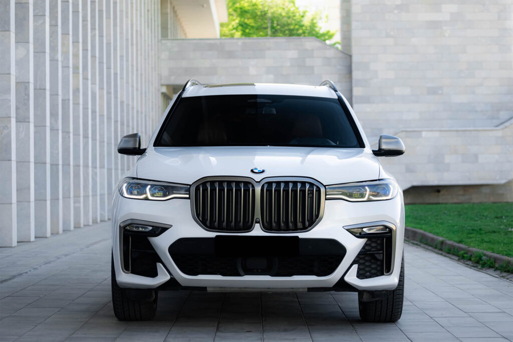 BMW X7 M50D White