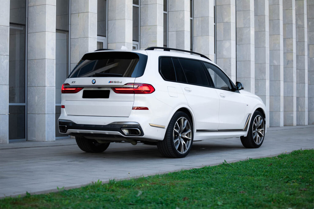 BMW X7 M50D White