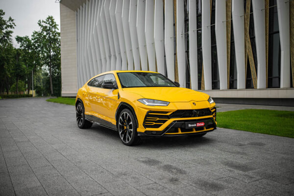Lamborghini Urus Yellow