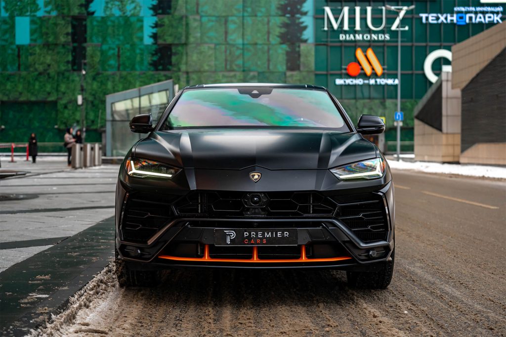 Lamborghini Urus Black