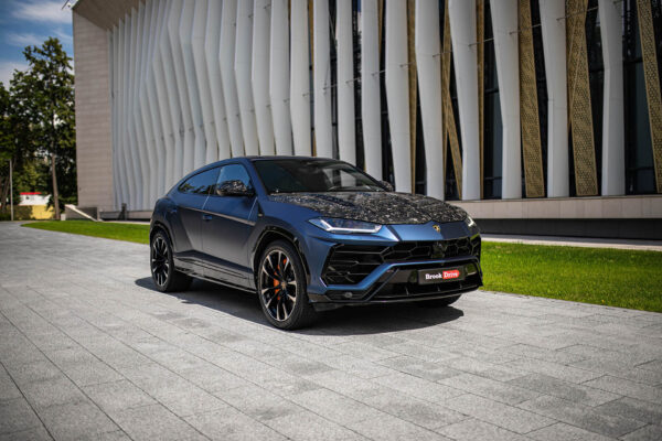 Lamborghini Urus Blue