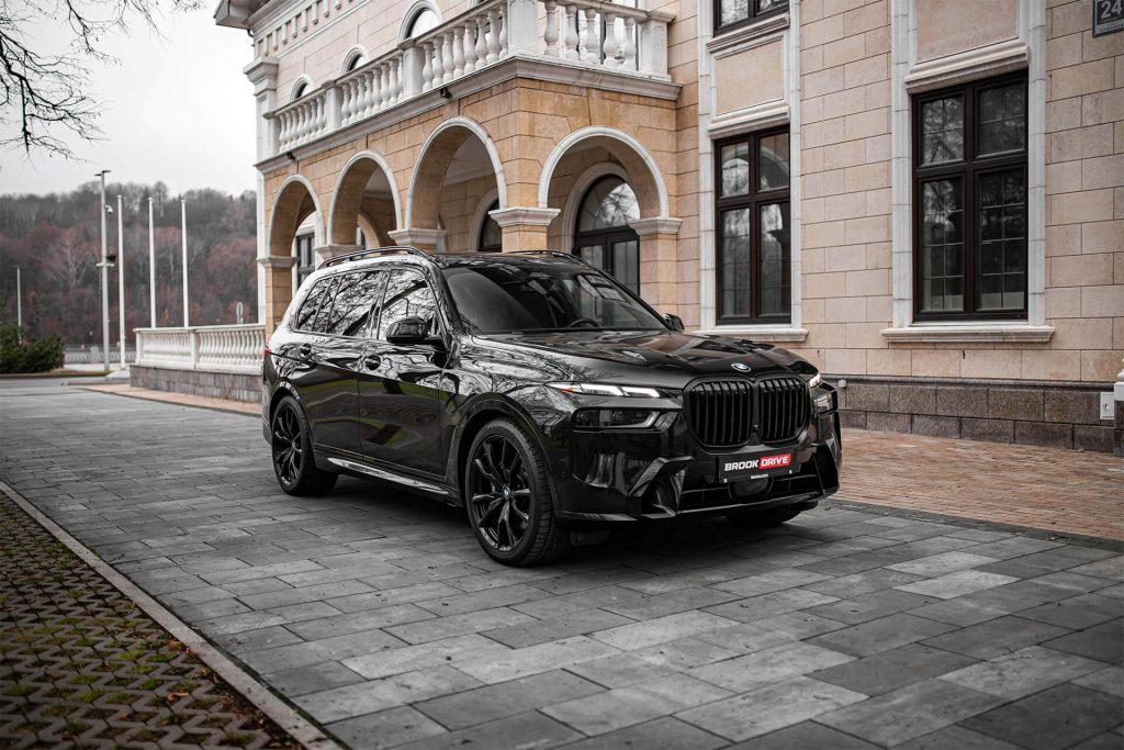 BMW X7 40i Black